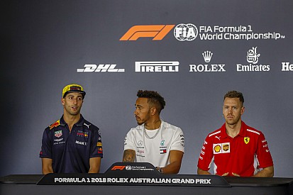 Vettel a 100. dobogóra, Hamilton újabb rekordra hajt Melbourne-ben