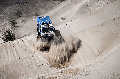 VIDEO: La etapa 12 para camiones en el Dakar