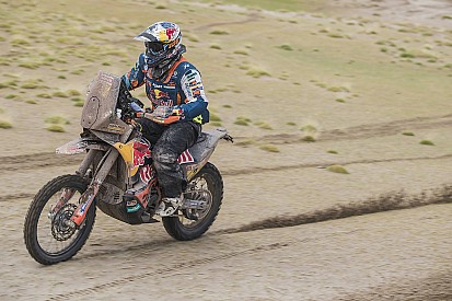 Walkner sobrevive, vence estágio e lidera nas motos