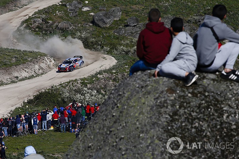 Neuville está a un día de la victoria en Portugal
