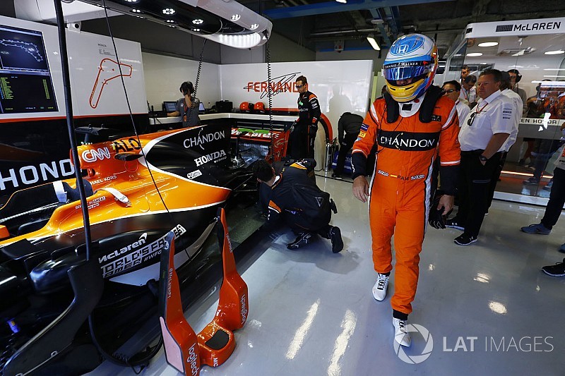 Alonso critica FIA: “Deveriam estar tomando cerveja”