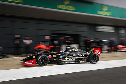 Fittipaldi repite y arrancará primero en las dos mangas de la V8 3.5