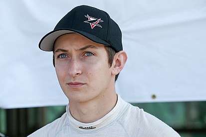 Zach Veach signs with Andretti Autosport through 2020