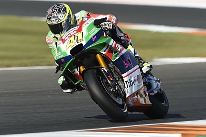 Aleix Espargaro: Werksbesuch bei Aprilia macht Mut