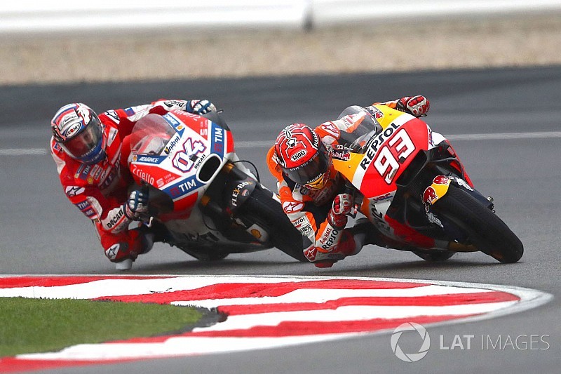 Márquez ya certificó dos títulos en Valencia; Dovizioso perdió uno
