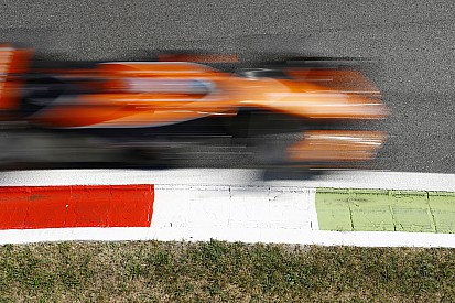 A McLaren szerint 2018-ban legalább egy futamot nyerni fognak a Renault motorjával