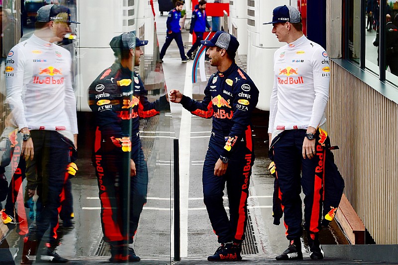 Гонщики Red Bull поругались из-за слипстрима в квалификации