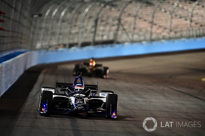 Takuma Sato e Will Power ancora al top nei test di Phoenix