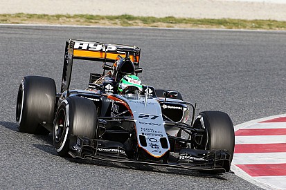 Hulkenberg lidera en la mañana y Ferrari tiene problemas