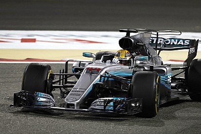 Хемілтон попросив вибачення у Mercedes за «помилку»