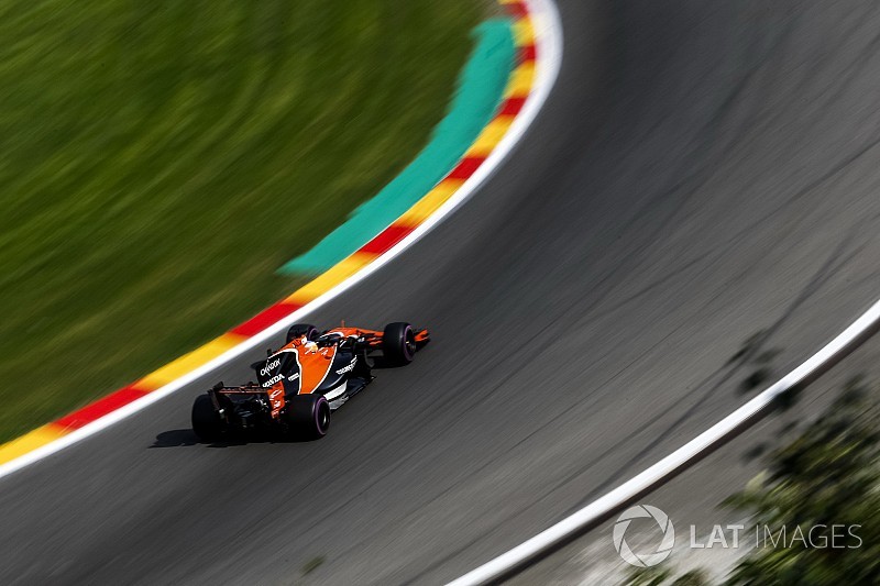 Curva de “pé embaixo” de Alonso provocou erro em motor Honda