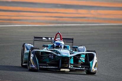 Tes Valencia: Turvey pimpin hari pertama, chicane picu masalah