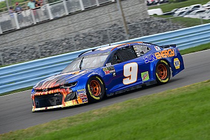 Chase Elliott beats Kyle Busch for Stage 2 win at Watkins Glen