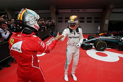 Vídeo: el duelo numérico entre Hamilton y Vettel en 2017
