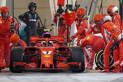 Kimi se preocupa com mecânico: “espero que esteja bem”
