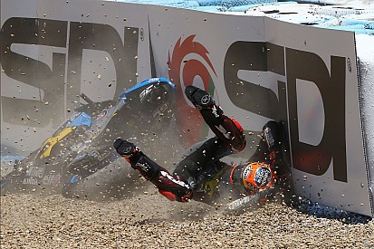 In beeld: De spectaculairste MotoGP-crashes van 2017
