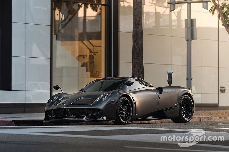Pagani, all’asta una Huayra Tempesta