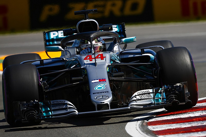 La decisión de Mercedes con los hiperblandos no fue la ideal, dice Hamilton