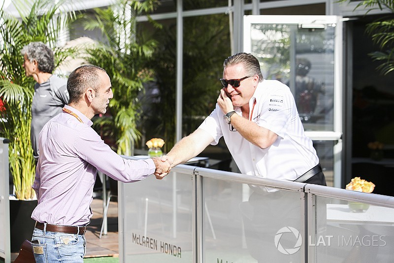 «Добро пожаловать в семью». Твиттер Renault поприветствовал McLaren