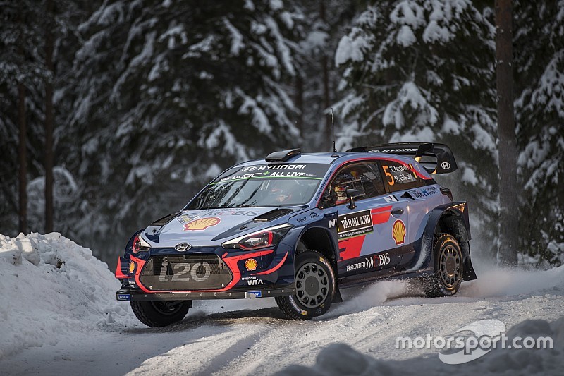 Sweden WRC: Neuville leads Mikkelsen, Ogier off the pace