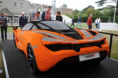 Таймлапс: постройка спорткара McLaren из Lego