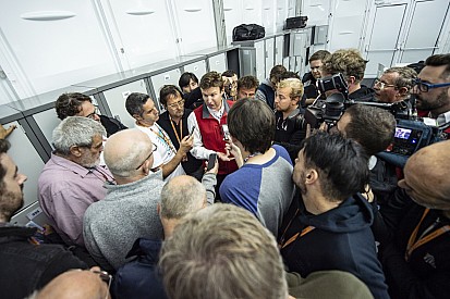 Silverstone s'excuse, mais défend son asphalte contre les critiques