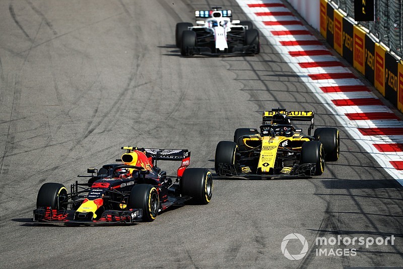 レッドブル代表、フェルスタッペンの自由自在な追い上げを大絶賛