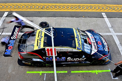 Barrichello dá volta sensacional e é pole em Curitiba