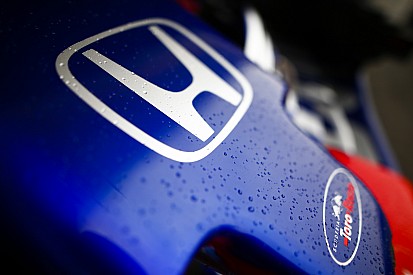 Verstappen niet bezorgd over vele motorwissels Toro Rosso