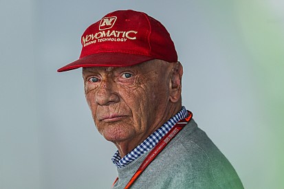 Лауда включил Red Bull в число претендентов на титул