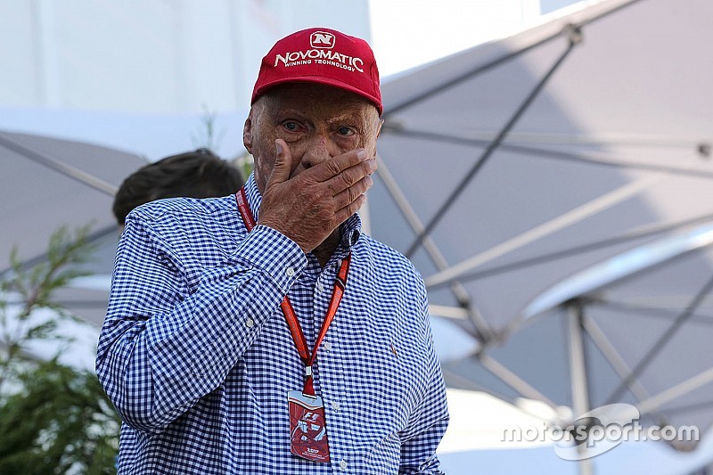 Lauda: Hamilton'ın fren diski kırıldı