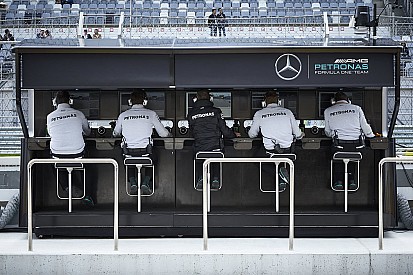 Аналіз: Як Mercedes переграли суперників у питанні обміну даних