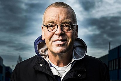 Olav Mol wint Theo Koomen Award 2016 voor beste sportverslag