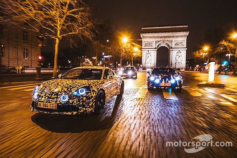 La future Alpine se promène dans Paris