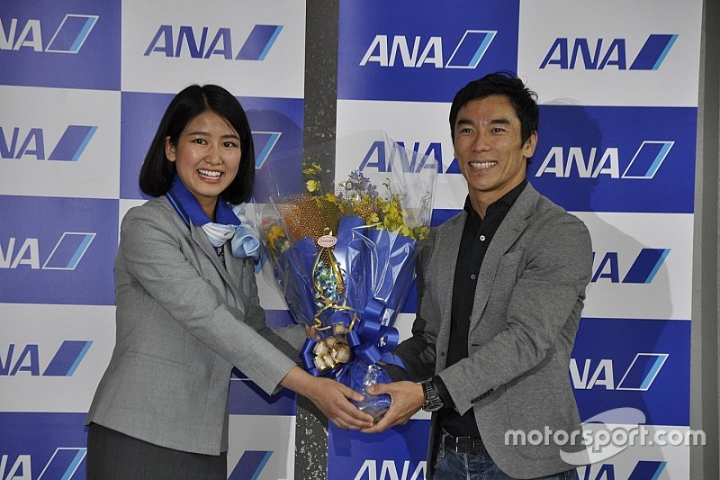 【インディ500】佐藤琢磨凱旋帰国。多くのファンが空港で出迎える
