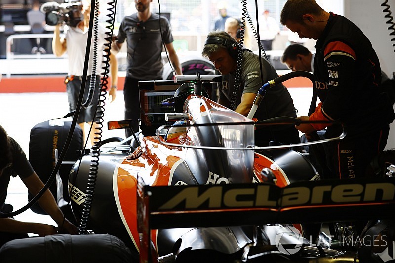 Video: McLaren lässt den MCL33 an