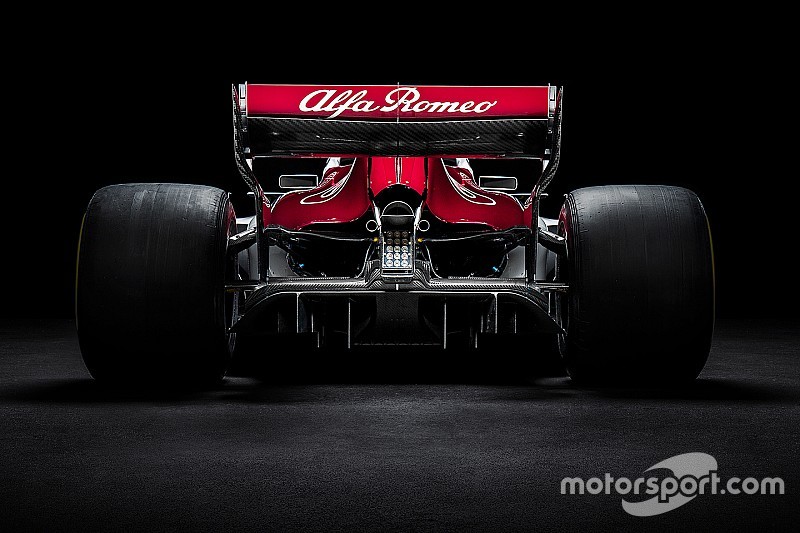 Fotogallery: ecco l'Alfa Romeo Sauber C37 per il Mondiale di F.1 2018