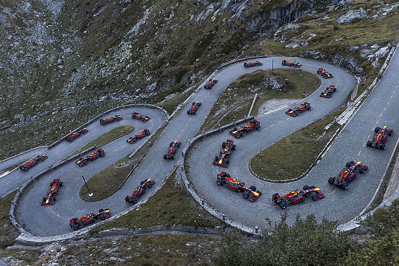 Galeri: Sébastien Buemi, Red Bull RB8'le Gotthard Geçidi'nde