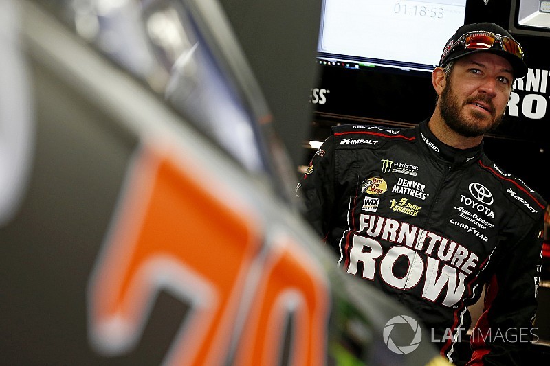 Truex lidera la última práctica, con Suárez cuarto