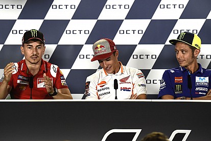Lorenzo: “Rossi se comporta como un niño pequeño pero Márquez debería pasar de él”