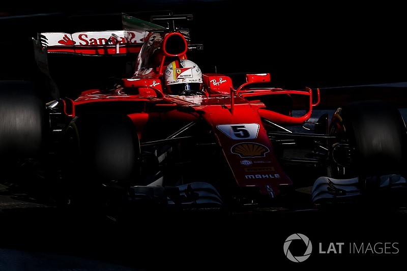 Vettel: “Sinto que decepcionei Ferrari em episódio em Baku”