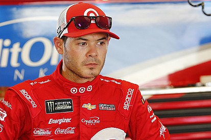 Larson al frente en la primera práctica en Loudon y Suárez en 11º