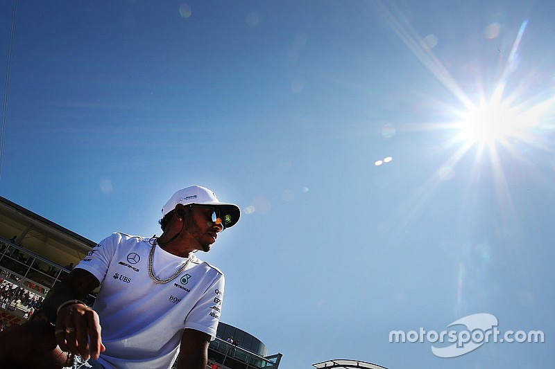 114 kört tesztelt Hamilton Franciaországban