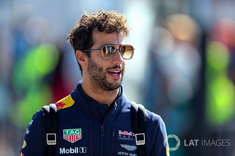 Ricciardo advierte que Red Bull necesita luchar por el título para renovar su contrato