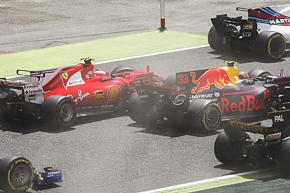 Kimi e Verstappen culpam Bottas por incidente na curva 1