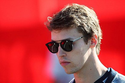 Kvyat wordt ontwikkelingsrijder bij Ferrari