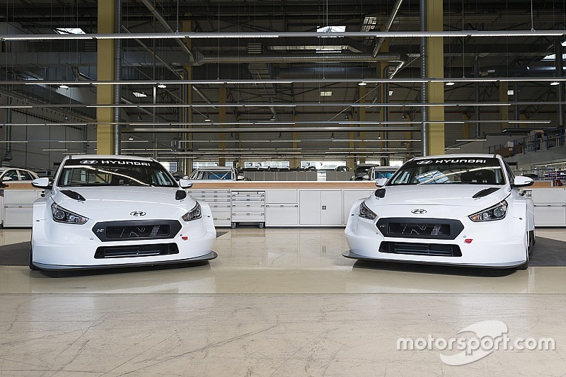 Penyerahan perdana Hyundai i30 N TCR ke konsumen