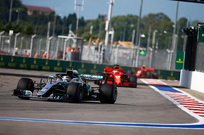 Hamilton berharap bisa lebih sering bertarung dengan Vettel di trek