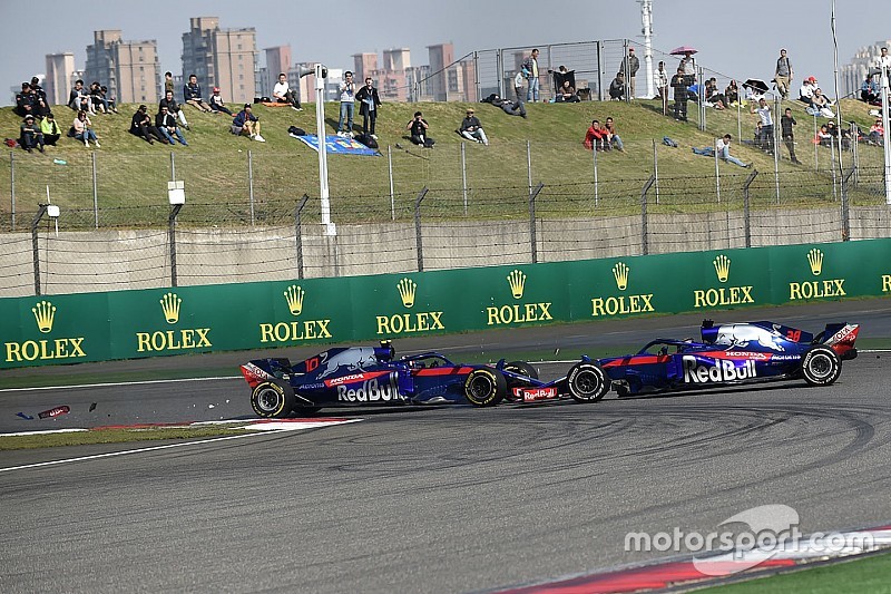 Senggolan duo Toro Rosso disebabkan
