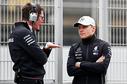 Bottas quer definir futuro em breve e evitar “perturbações”